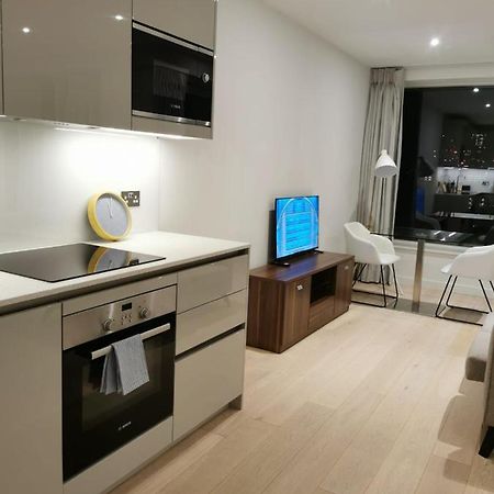 Appartement Comfy 1 Bed Studio 1 Minute From Train Station à Londres Extérieur photo