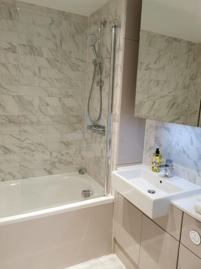 Appartement Comfy 1 Bed Studio 1 Minute From Train Station à Londres Extérieur photo